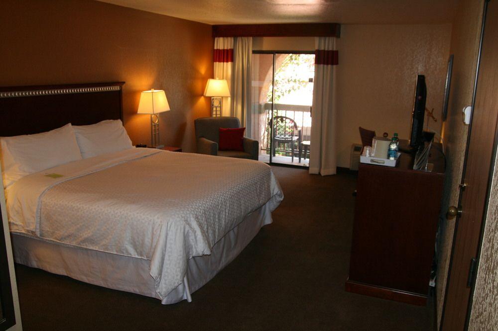 Four Points By Sheraton Tucson Airport Exterior photo